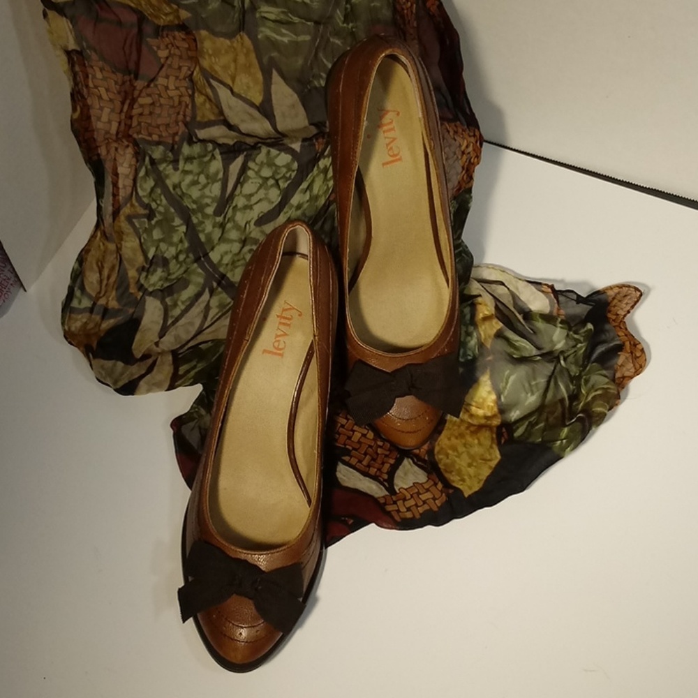 Levity brown Sarina heels